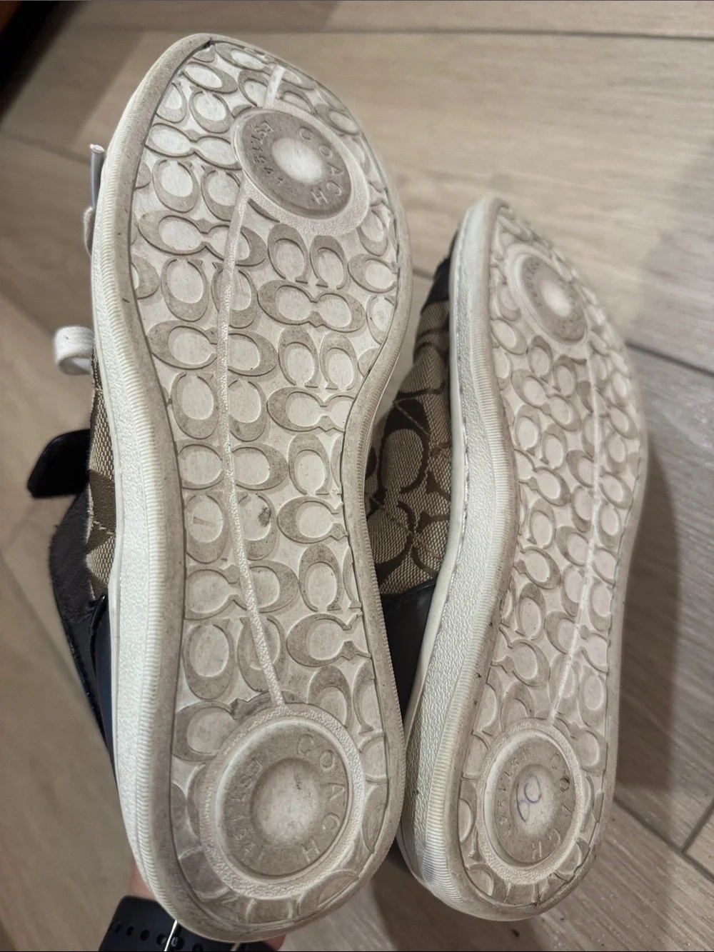 Coach Y2K all over print Zoey High Top Sneakers Sz 7 Distressed Trendy